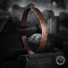 Load image into Gallery viewer, Forged Bracelet, Ancient Jewelry, Bracelet Viking, Norse, Medieval Jewelry, LARP, SCA, Reenactment, Bangle ethnic, Copper Bangle, Middle Age