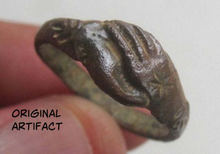 Load image into Gallery viewer, Brass Clasped Hands Ring