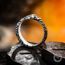 Load image into Gallery viewer, Ouroboros Ring, Jörmungandr, Snake Jewelry, Snake Ring, Snake Tail, Eternal Life, Infinity Ring, Serpent Ring, Magic Ring, Viking, Norse
