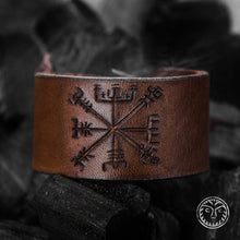 Load image into Gallery viewer, Medieval Style Leather Bracelet
