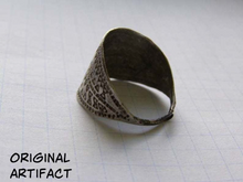 Load image into Gallery viewer, Silver Wolf Tooth Pattern Ring
